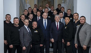 Евгений Солнцев впервые отчитался перед депутатами Заксобрания